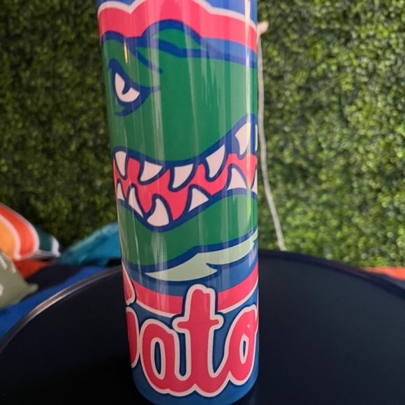 Gator 20oz Tumbler — Slightly discolored - Picture 3 of 6